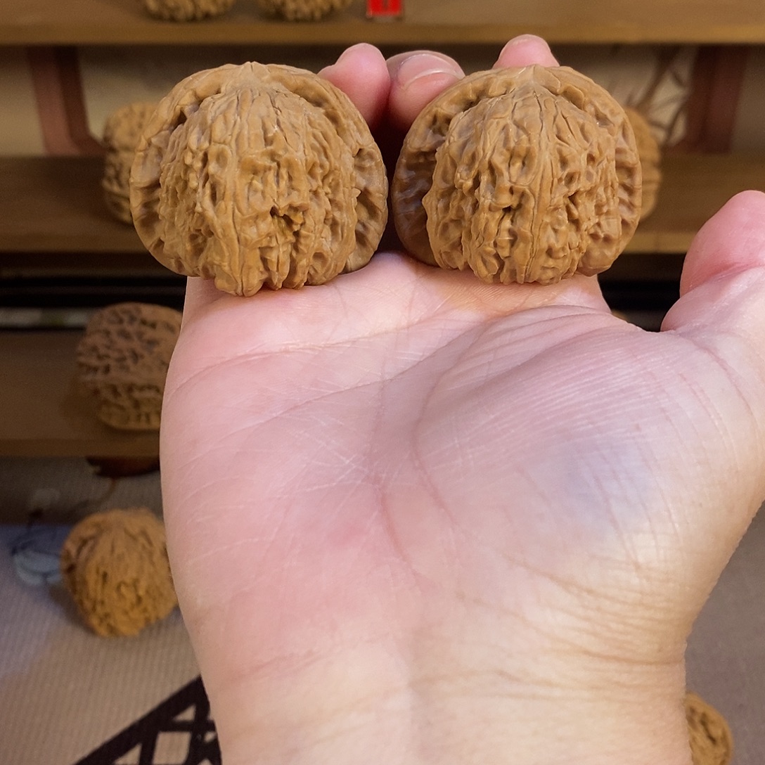 文玩核桃吊坠42球白全品