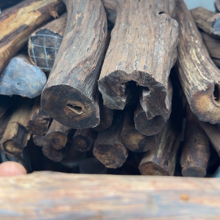 J***8木质降真香开料直播间