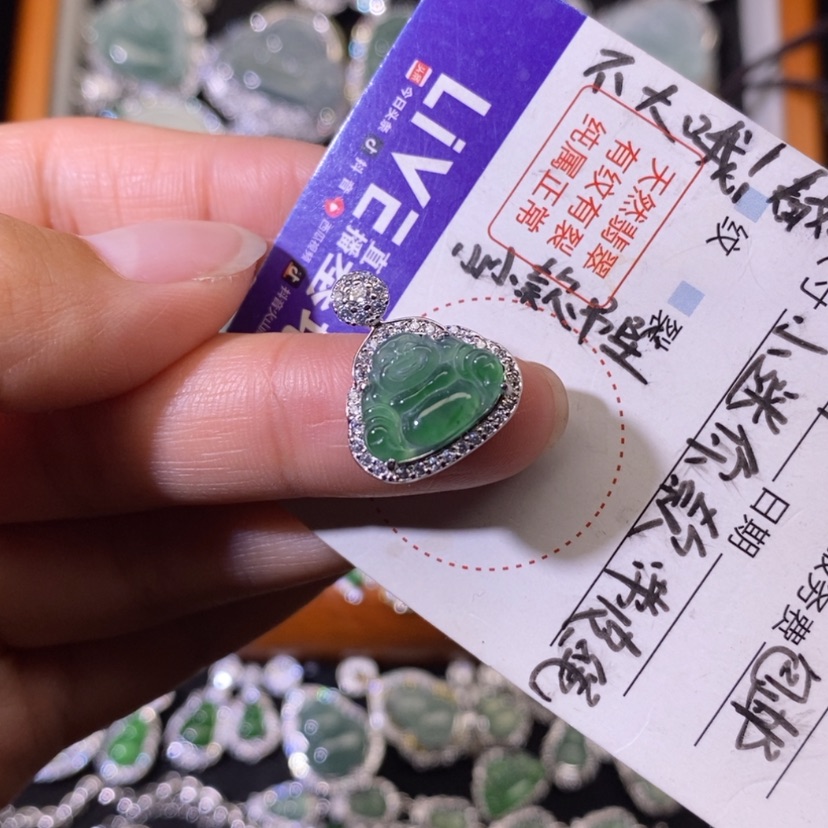 【闪购商品】翡翠颈饰未镶嵌天然