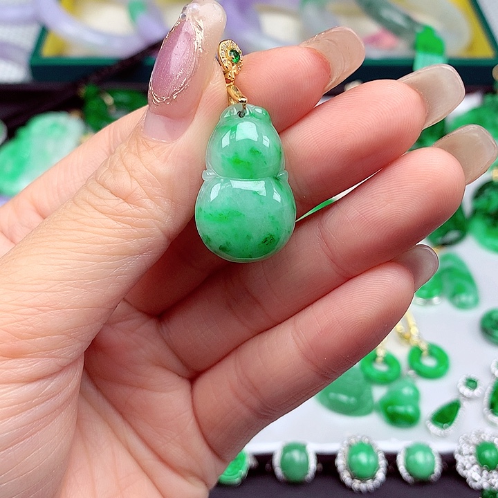 翡翠颈饰银S925镶嵌翡翠