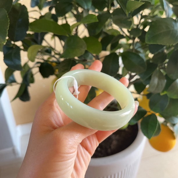 天然和田玉宽版宽胎女士手镯老料油性好时尚颜色百搭价格实惠