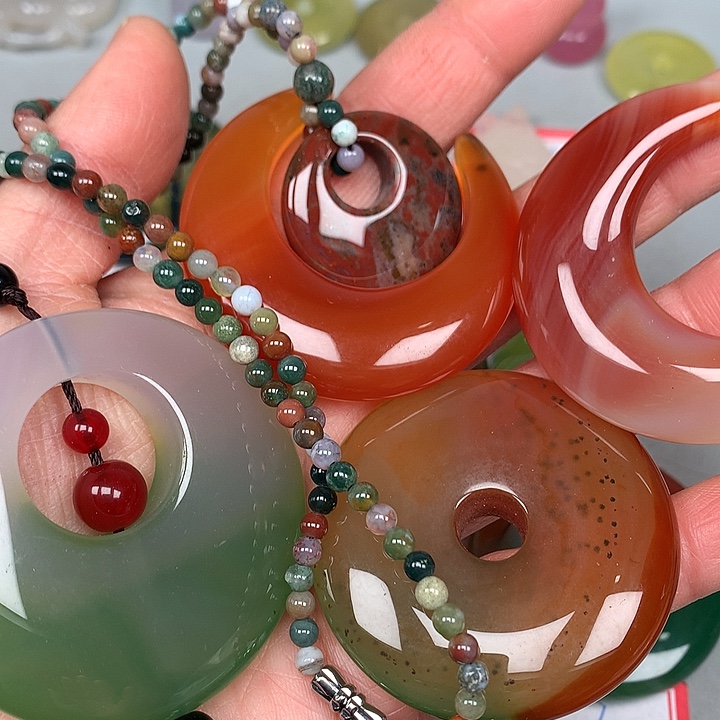 用***5玛瑙/玉髓未镶嵌颈饰