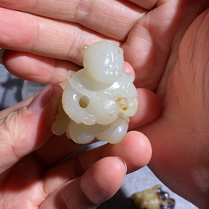 和田玉（糖玉）在未镶嵌一**悔