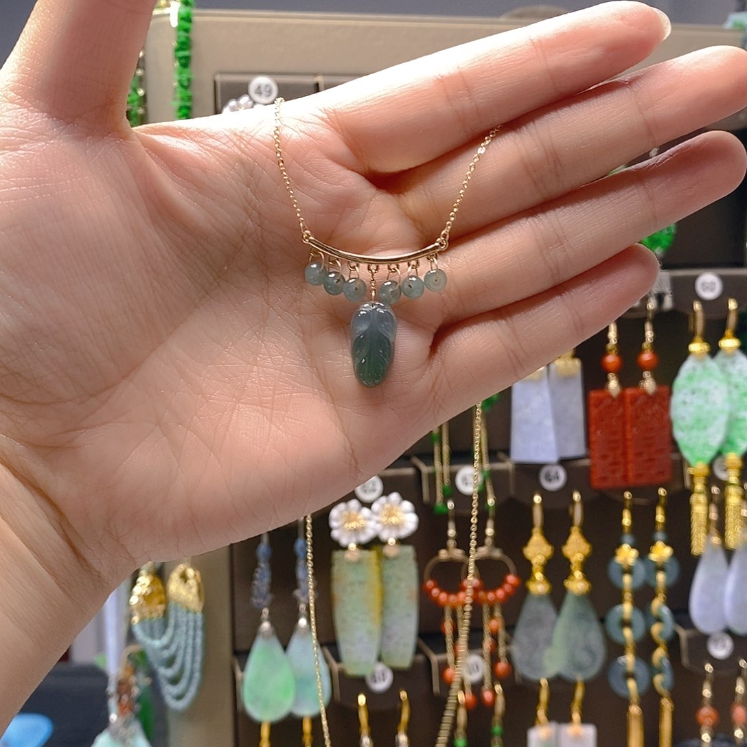 未镶嵌翡翠耳饰翡翠