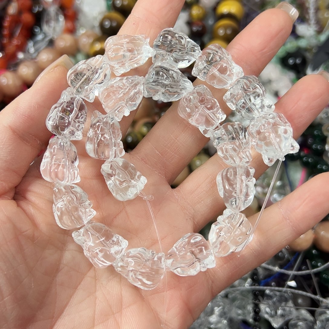 玛瑙/玉髓未镶嵌珠宝半成品，压电白水晶九尾狐20颗