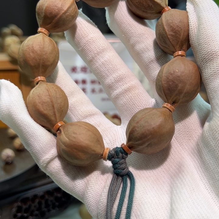 淘***湿大叶紫檀（黑酸枝木类）