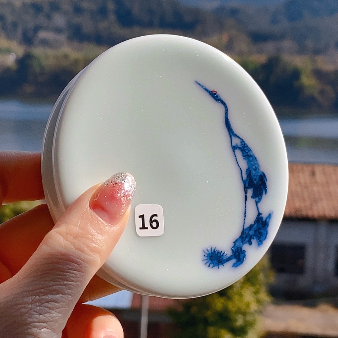 天予窑宠粉浮力产品玉青釉青花鹤盖置