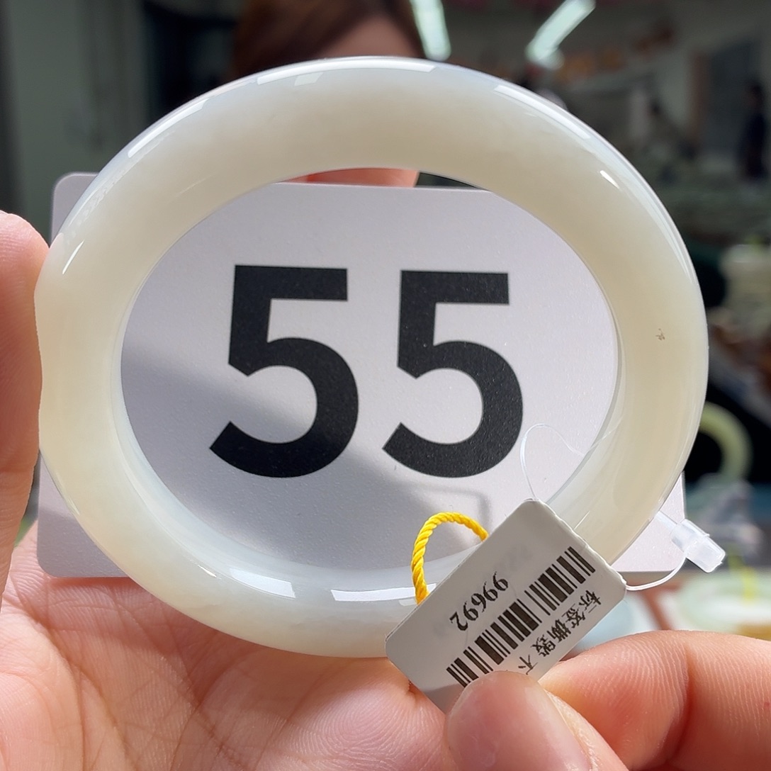 和田玉手镯未镶嵌纹纹