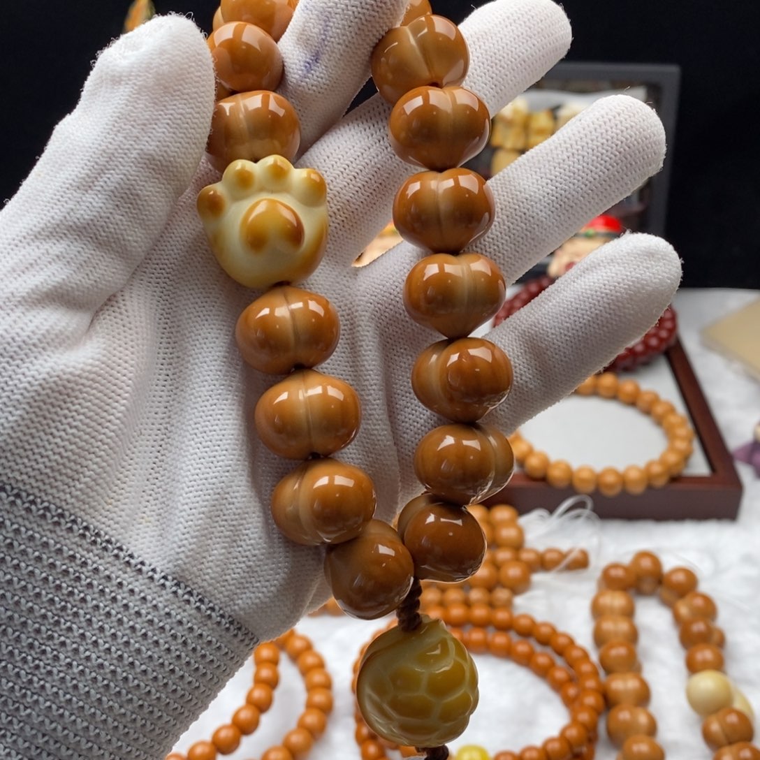 李***。猴头核桃吊坠猴头核桃