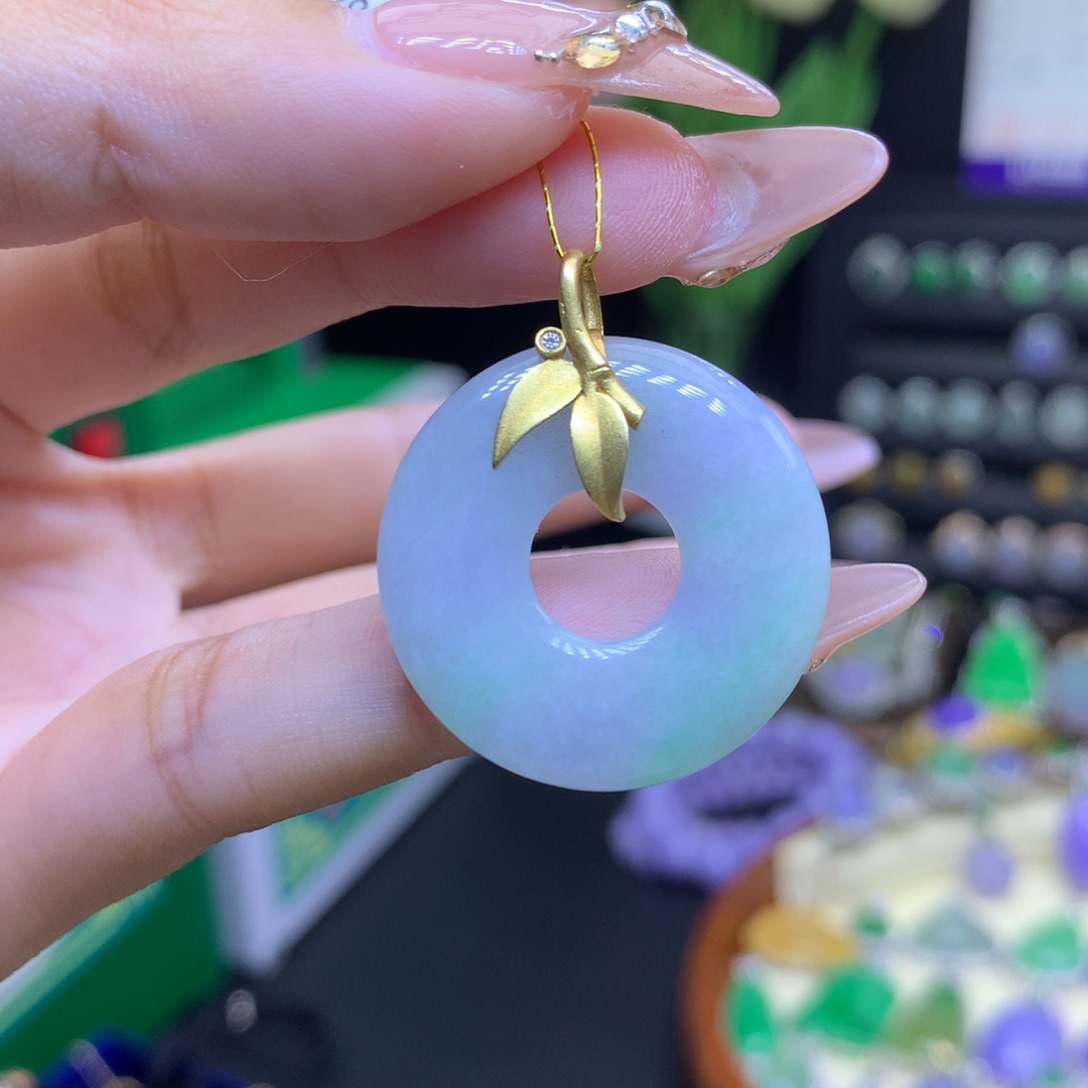 翡翠颈饰18K金镶嵌天然