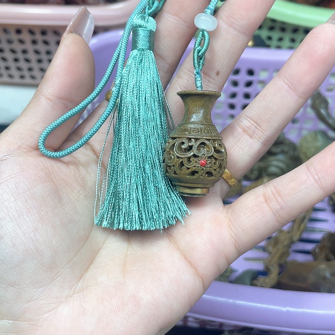 维腊木（绿檀）无事牌