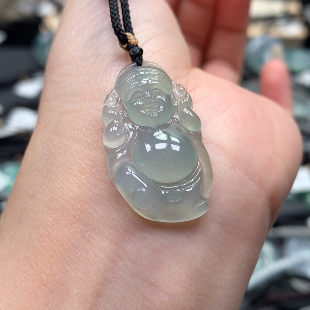翡翠颈饰未镶嵌财神