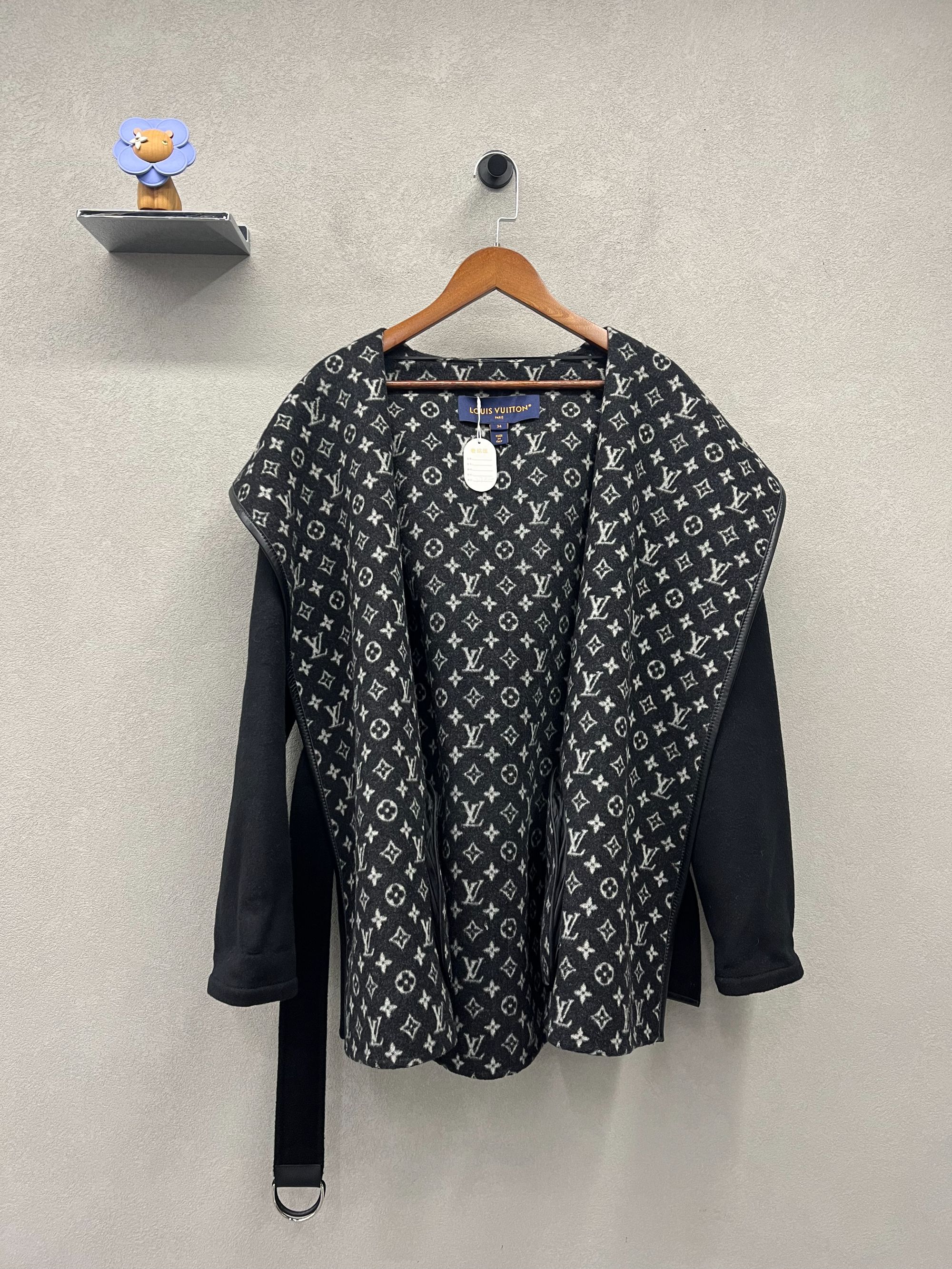 99新 LouisVuitton/路易威登 黑色满印大衣浴袍/尺码34/LH003398