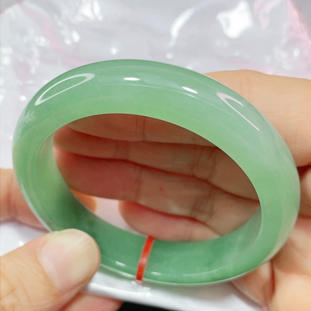 翡翠手镯未镶嵌53圈口正圈