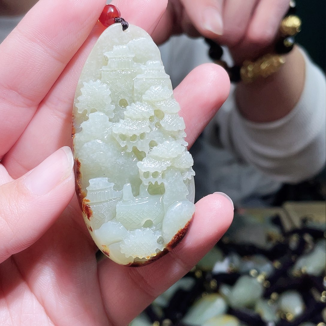 和田玉颈饰未镶嵌