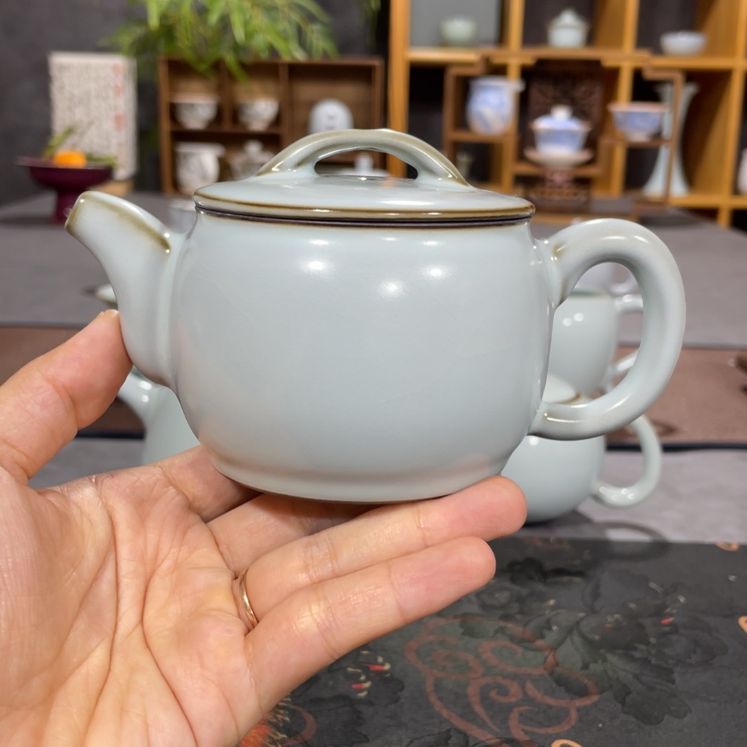 【***制凝香阁铁胎天青汉瓦壶