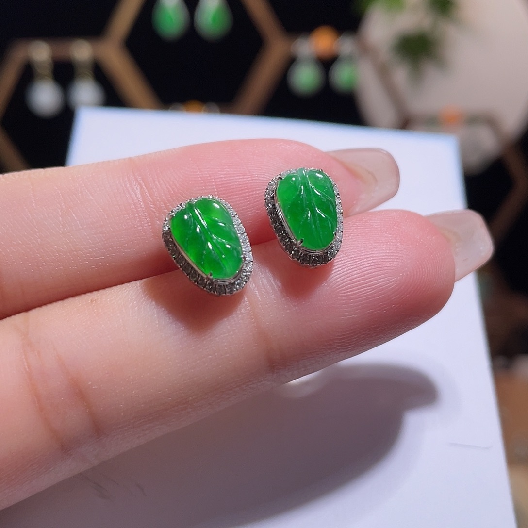 翡翠18K金镶嵌耳饰