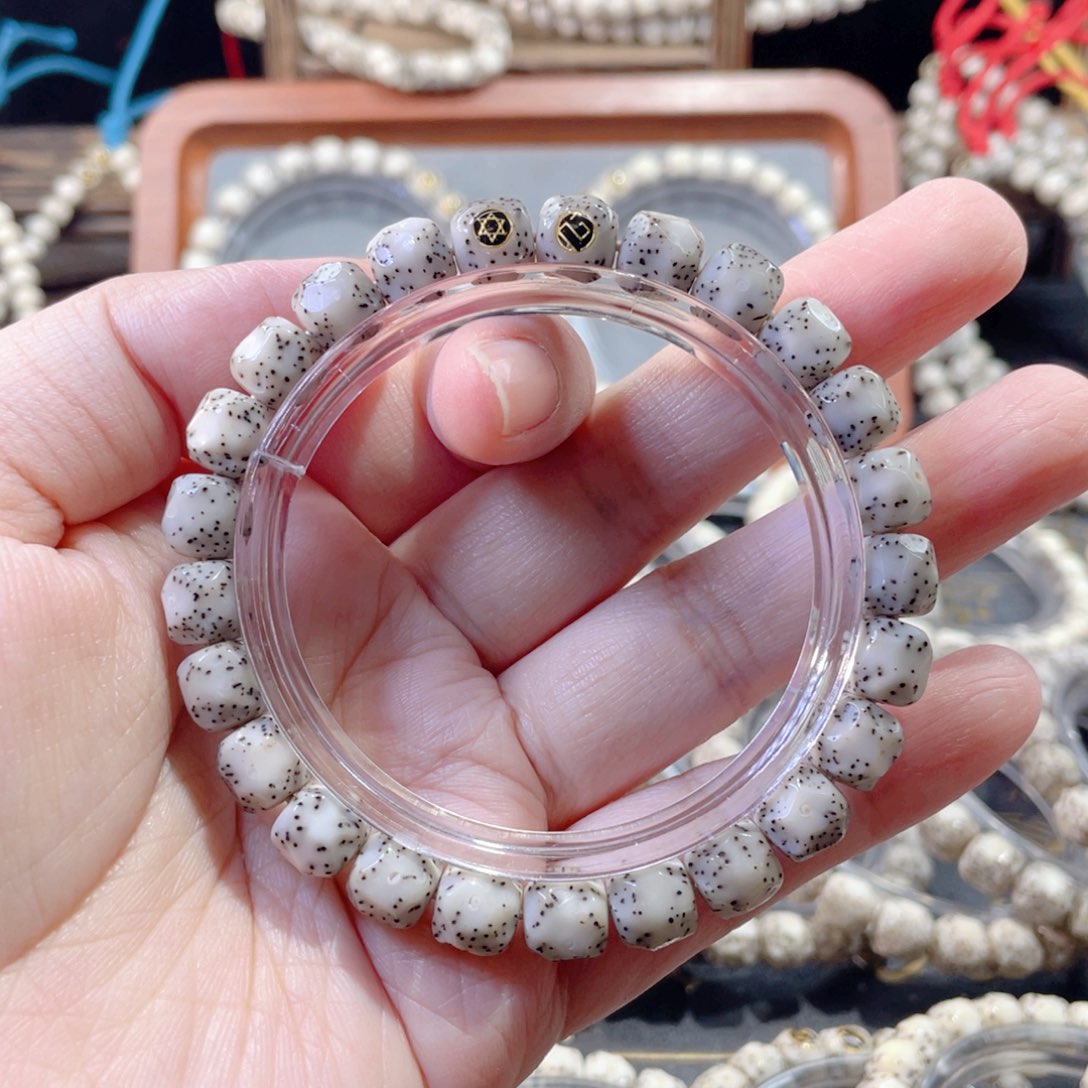 星月菩提手串阿**、星月