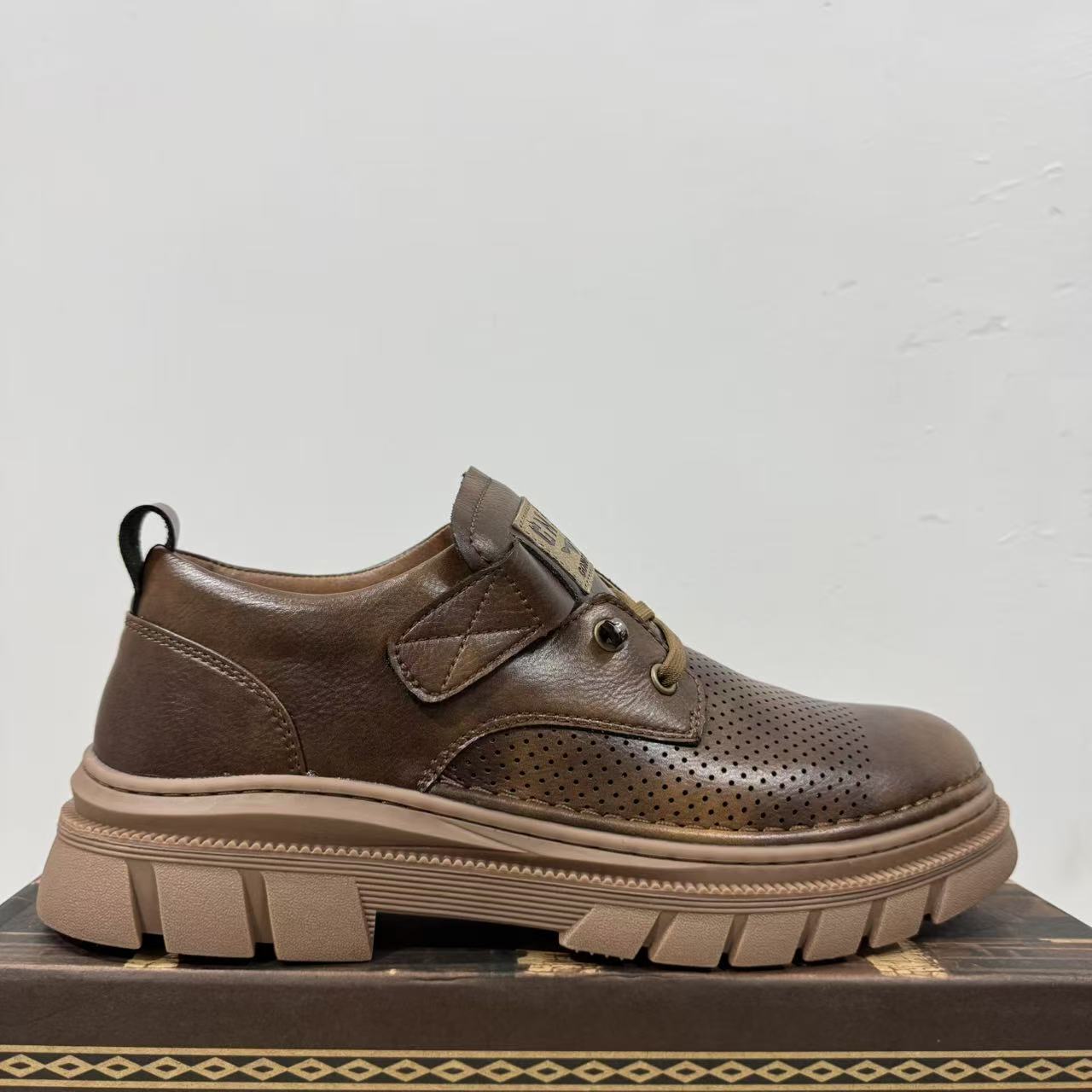 GN秋冬男款时尚休闲百搭休闲皮鞋（690K）