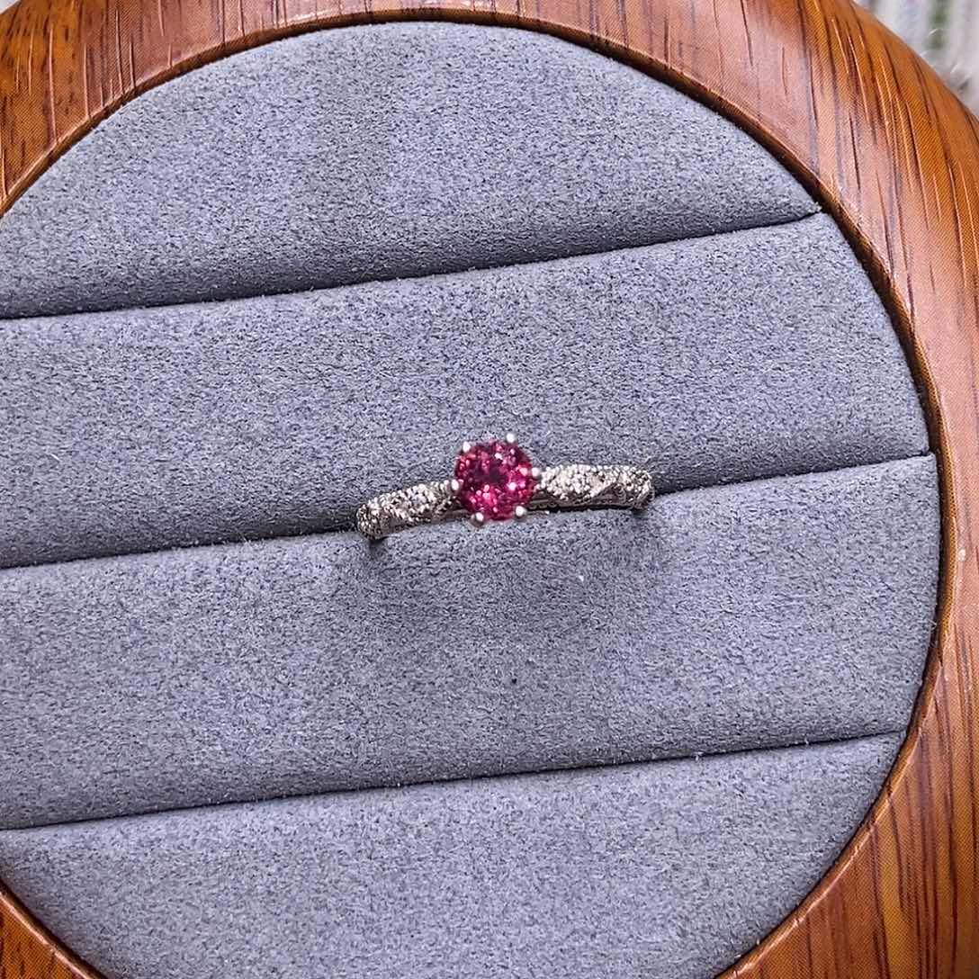 银S925镶嵌石榴石戒指