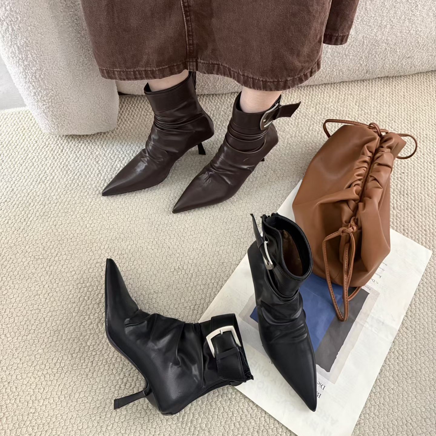 2025秋冬新款堆堆褶皱短筒尖头细跟时装靴加绒显瘦高跟骑士短靴女