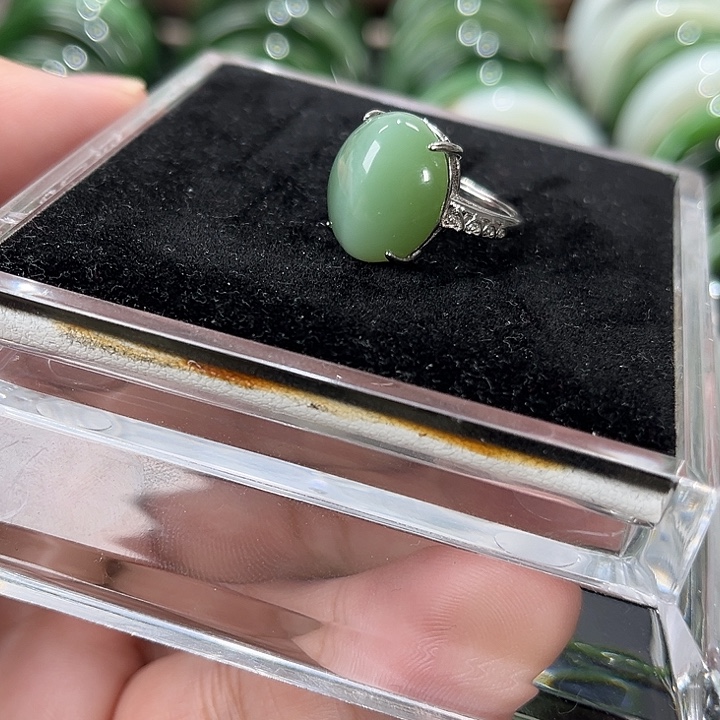 和田玉未镶嵌戒指