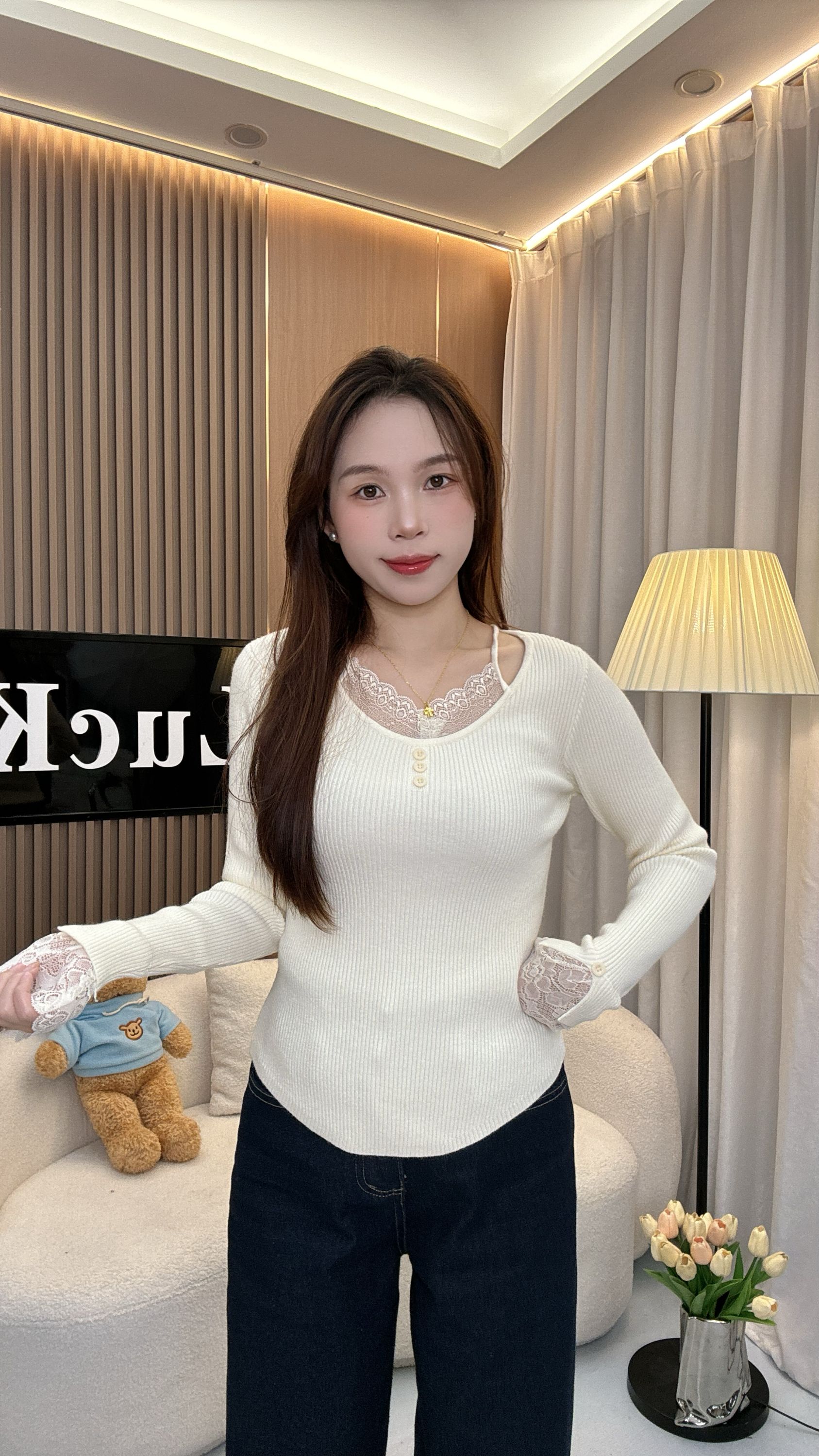 秋冬修身显瘦纯欲风新款毛衣上衣白色百搭针织衫气质长袖打底衫