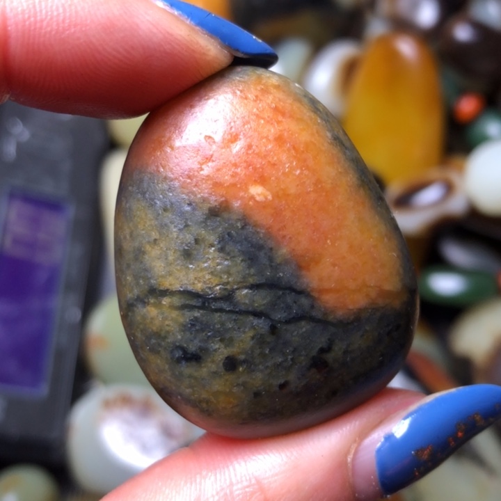 和田玉未镶嵌珠宝奇石