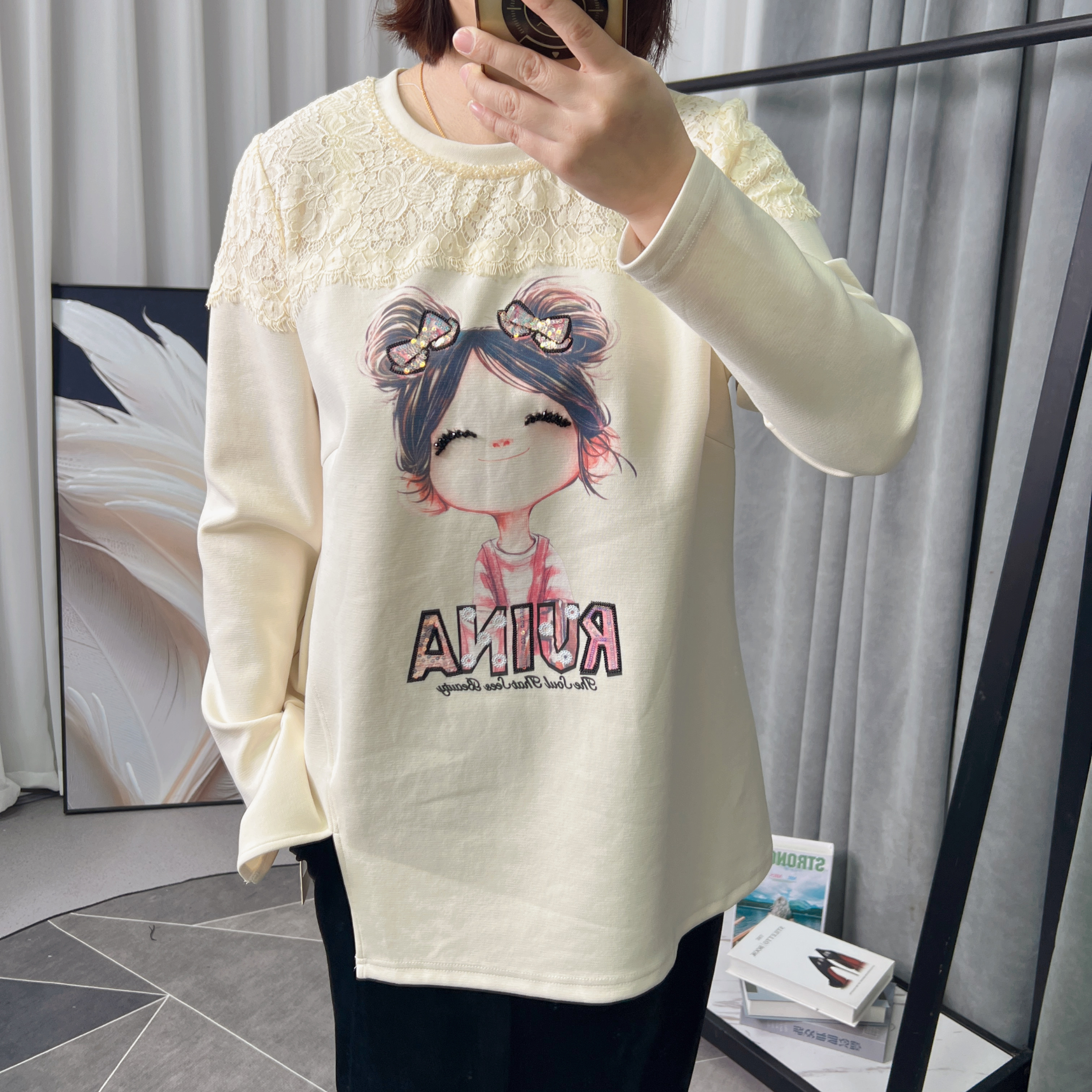 【芮娜依莲】冬季新款蕾丝设计童趣休闲T恤-5062