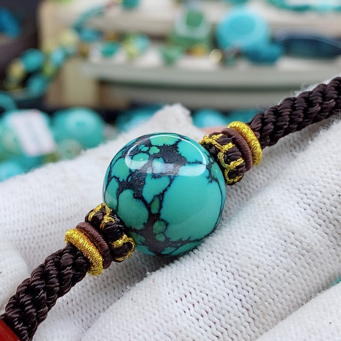 绿松石颈饰未镶嵌