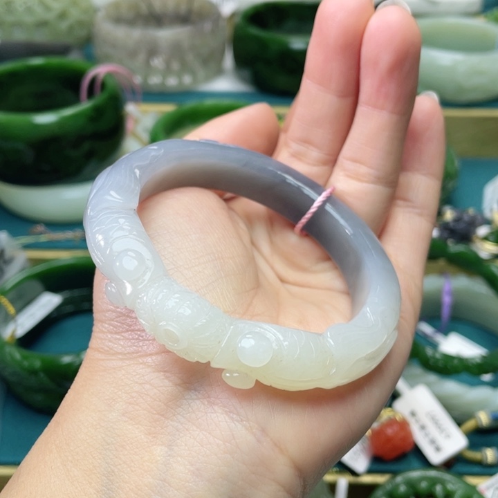 和田玉手镯54圈口 编号39未镶嵌