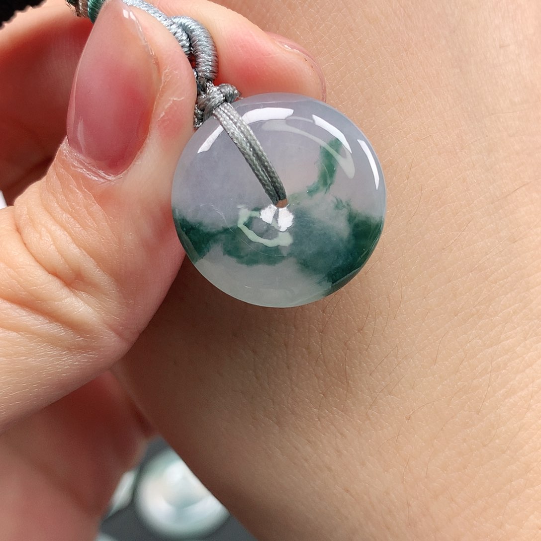 翡翠颈饰未镶嵌平安