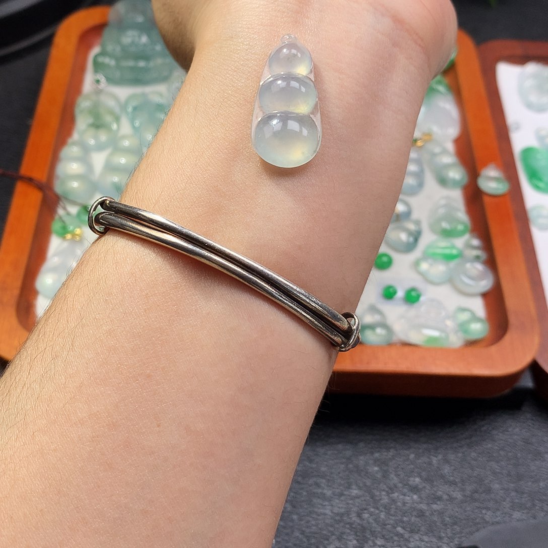 吊坠(不含链)未镶嵌翡翠福豆