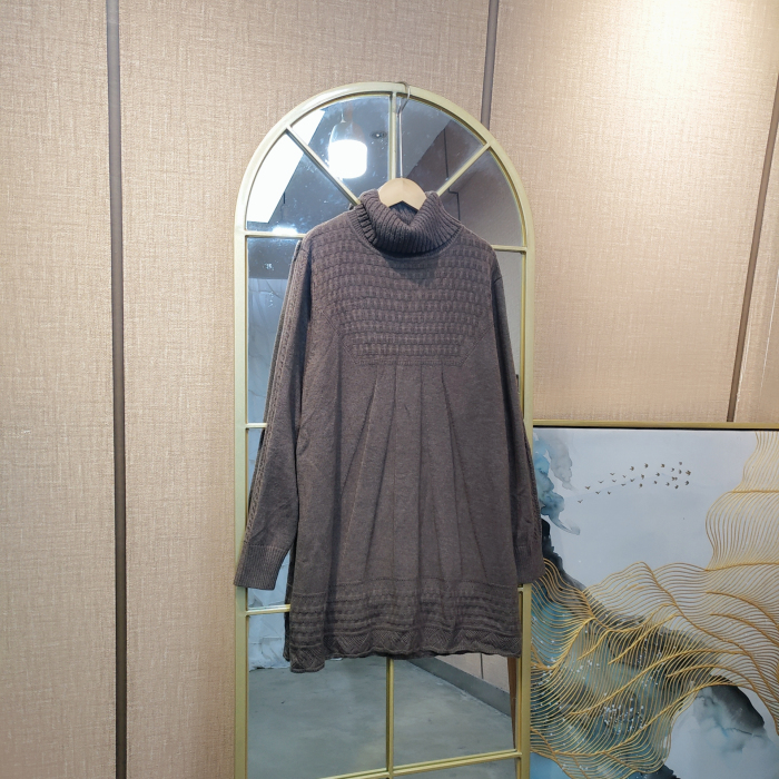 AE967孕妇棕色针织连衣裙