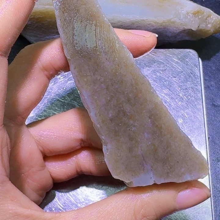 未镶嵌和田玉（糖玉）珠宝半成品
