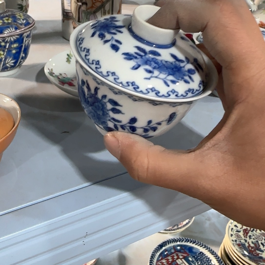 瓷片瓷器上还有两条长线上