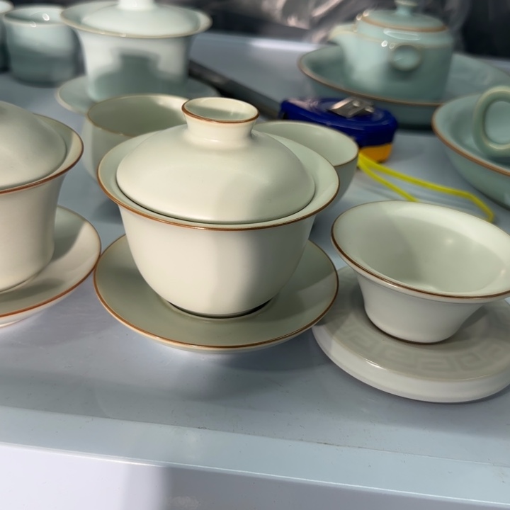 左***尊微瑕不带款元宝月白