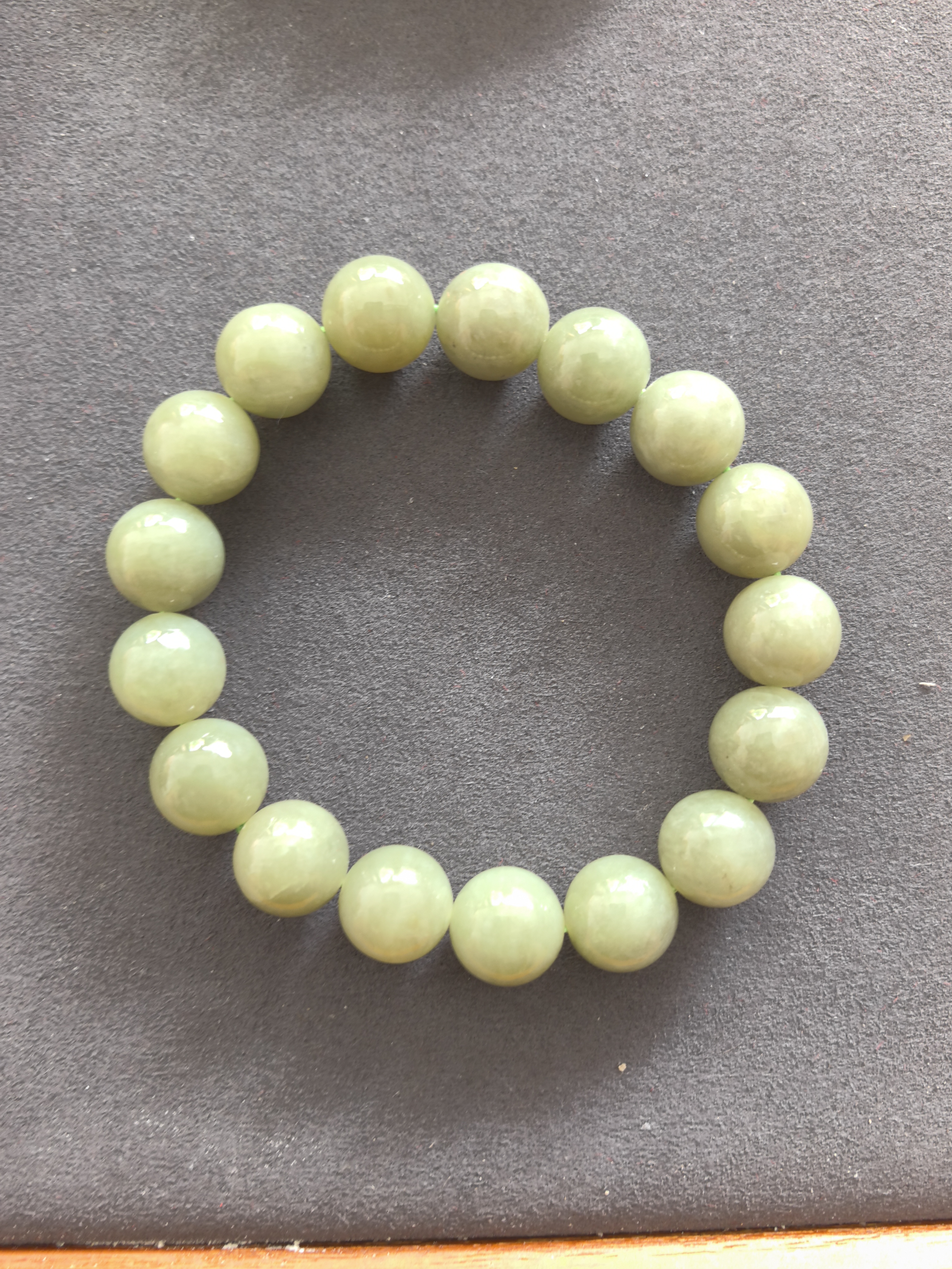 和田玉沙枣青手串