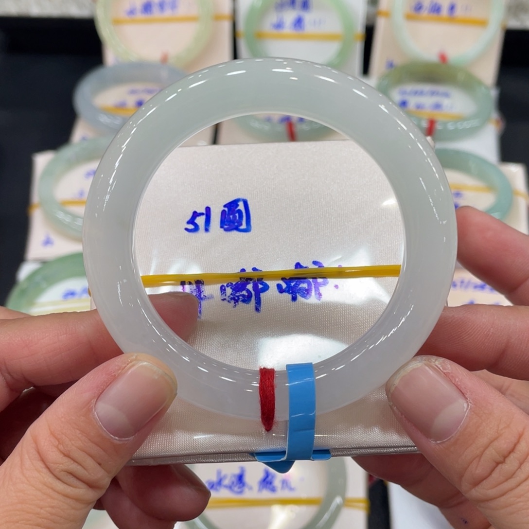 翡翠手镯未镶嵌缅甸翡翠天然翡翠