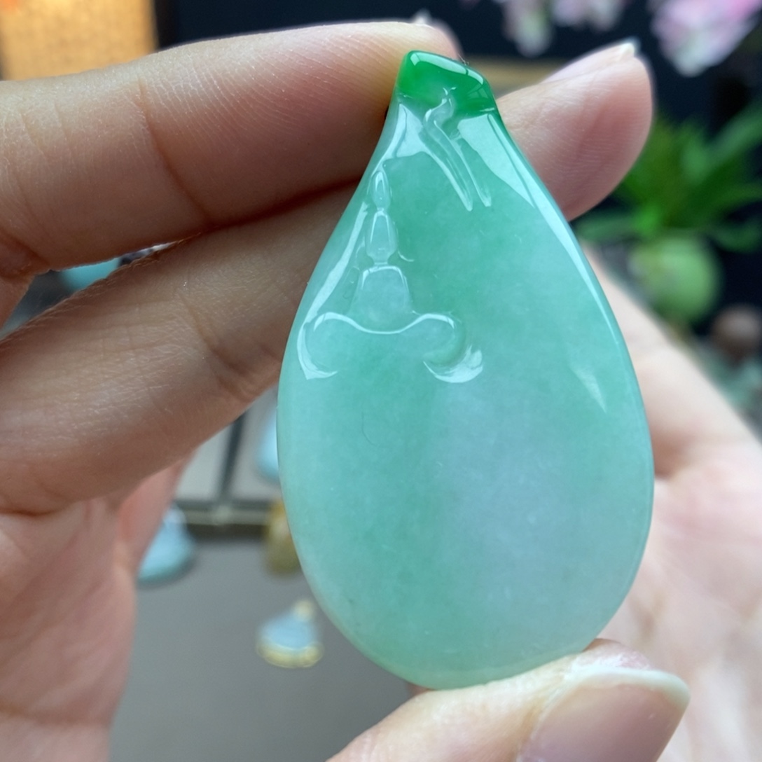 翡翠未镶嵌颈饰吊坠68