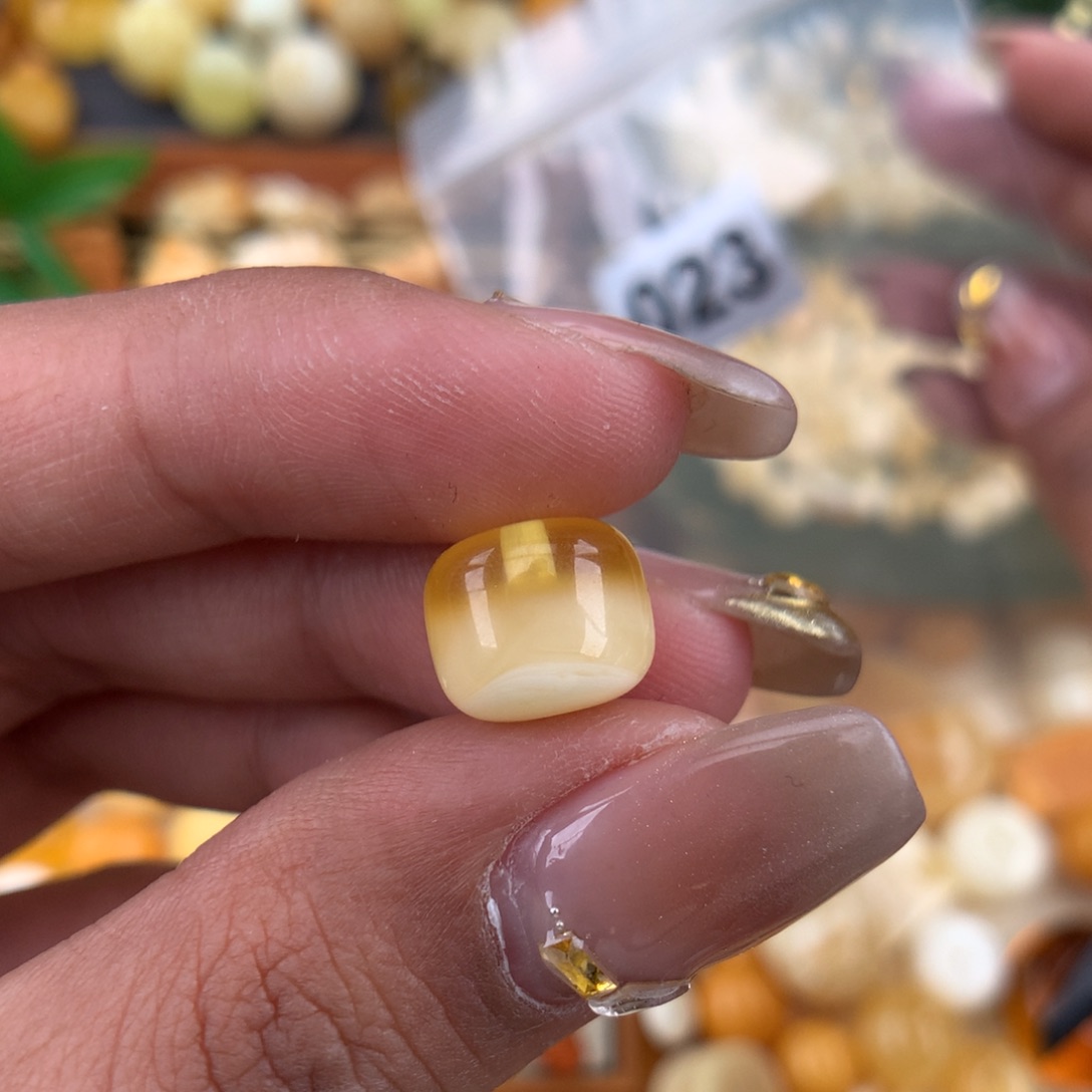 琥珀珠宝奇石未镶嵌10.8