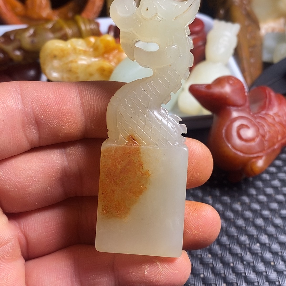 岫玉未镶嵌珠宝奇石