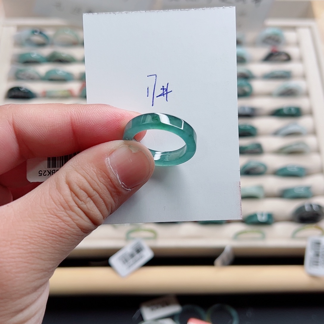 翡翠未镶嵌戒指翡翠