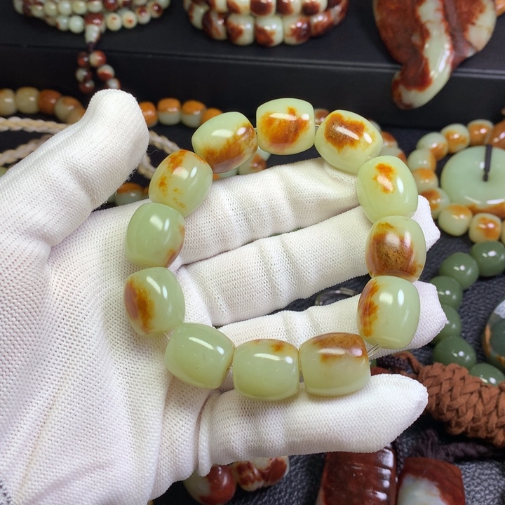 手链未镶嵌岫岩河磨玉（透闪石质玉）强**选