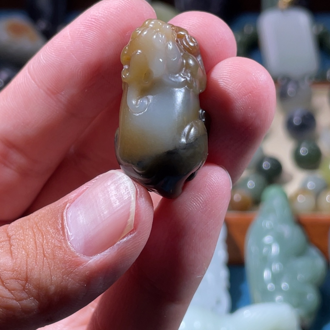 和田玉未镶嵌挂件楼兰三色貔貅