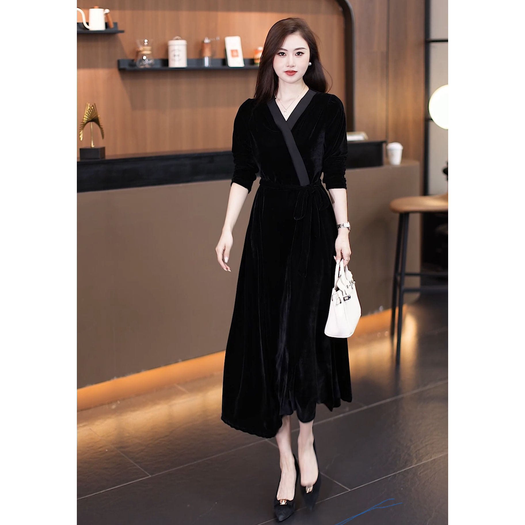 新款金丝绒连衣裙显瘦气质收腰时尚修身长裙高贵轻奢优雅法式