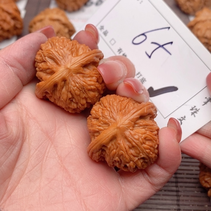 文玩核桃吊坠36正磨65