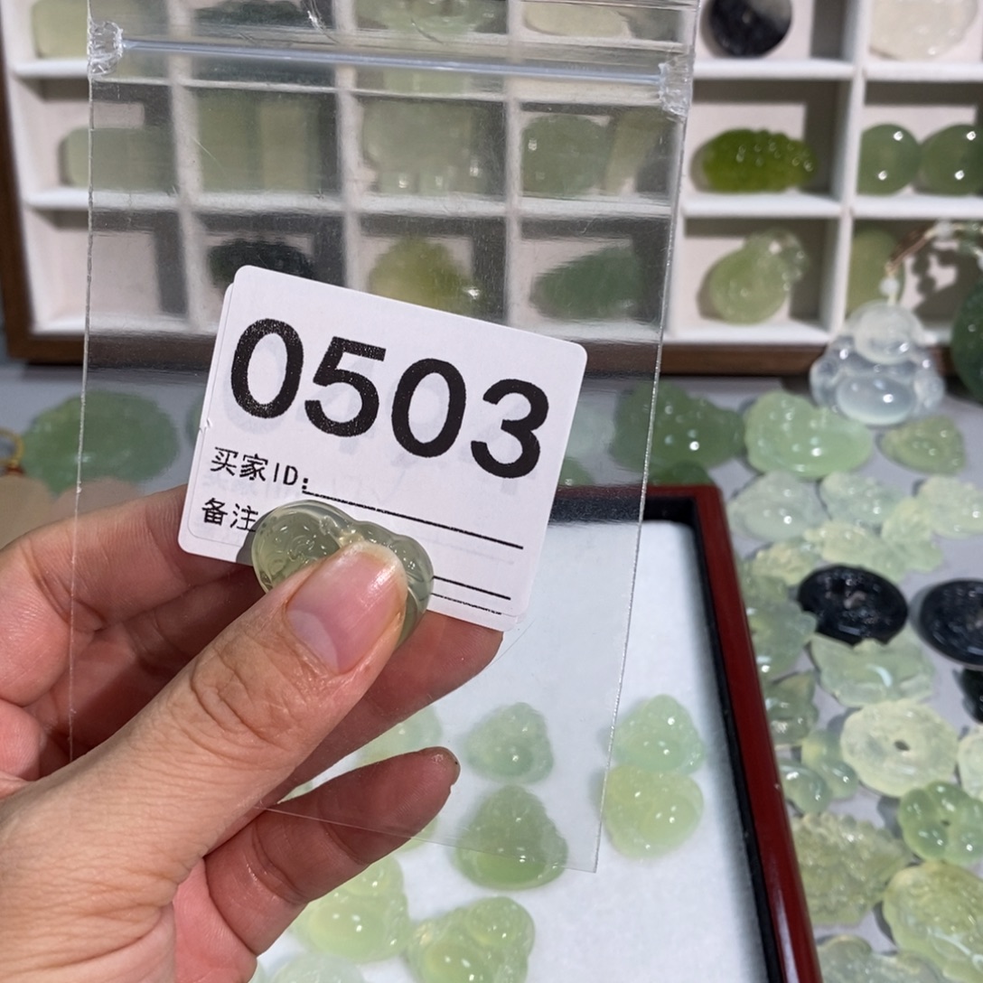 R***.岫玉合金颈饰精美礼品