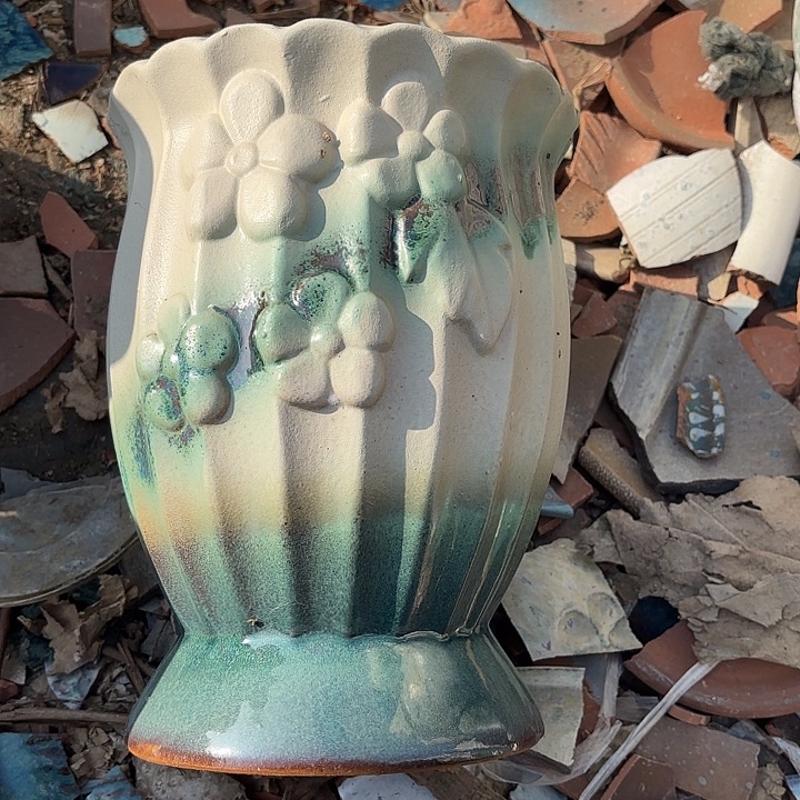 正品紫砂口18高24瑕疵