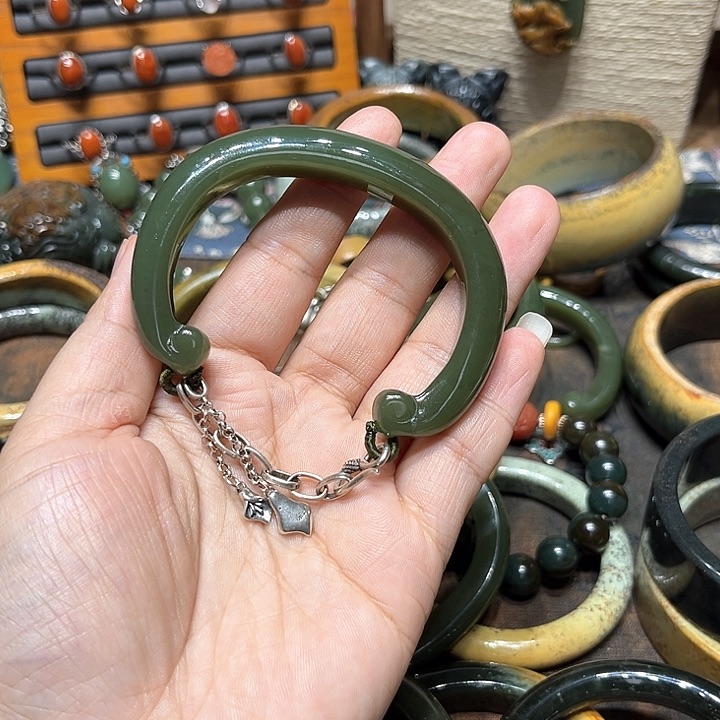 和田玉手镯未镶嵌无*